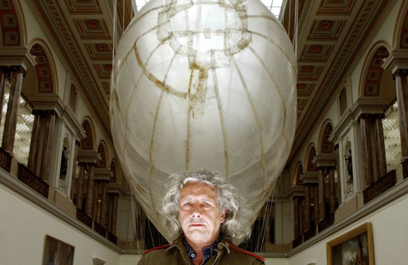 File:Panamarenko with his Aeromodeller.jpg